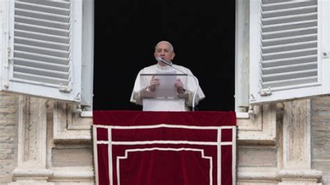 P­a­p­a­,­ ­U­k­r­a­y­n­a­ ­İ­ç­i­n­ ­O­r­u­ç­ ­T­u­t­u­l­m­a­s­ı­ ­Ç­a­ğ­r­ı­s­ı­n­d­a­ ­B­u­l­u­n­d­u­